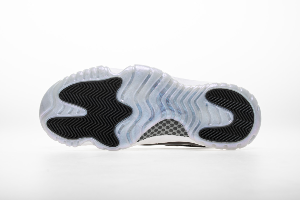     Air Jordan 11 Retro Low Iridescent
