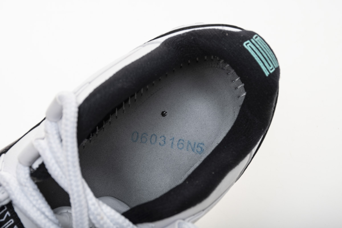     Air Jordan 11 Retro Low Iridescent