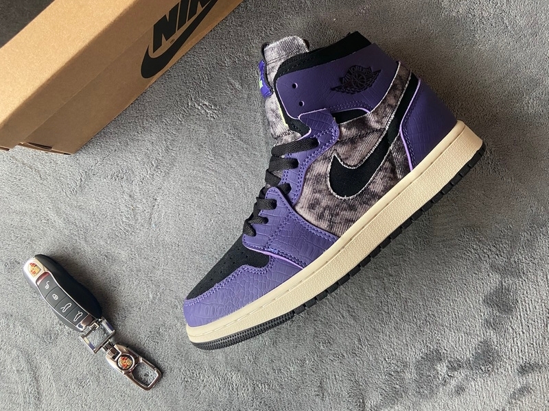     Air Jordan 1 High Zoom Air CMFT Bayou Boys​-DC2