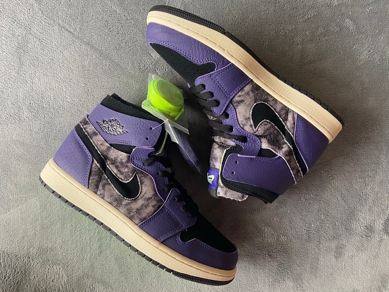     Air Jordan 1 High Zoom Air CMFT Bayou Boys​-DC2