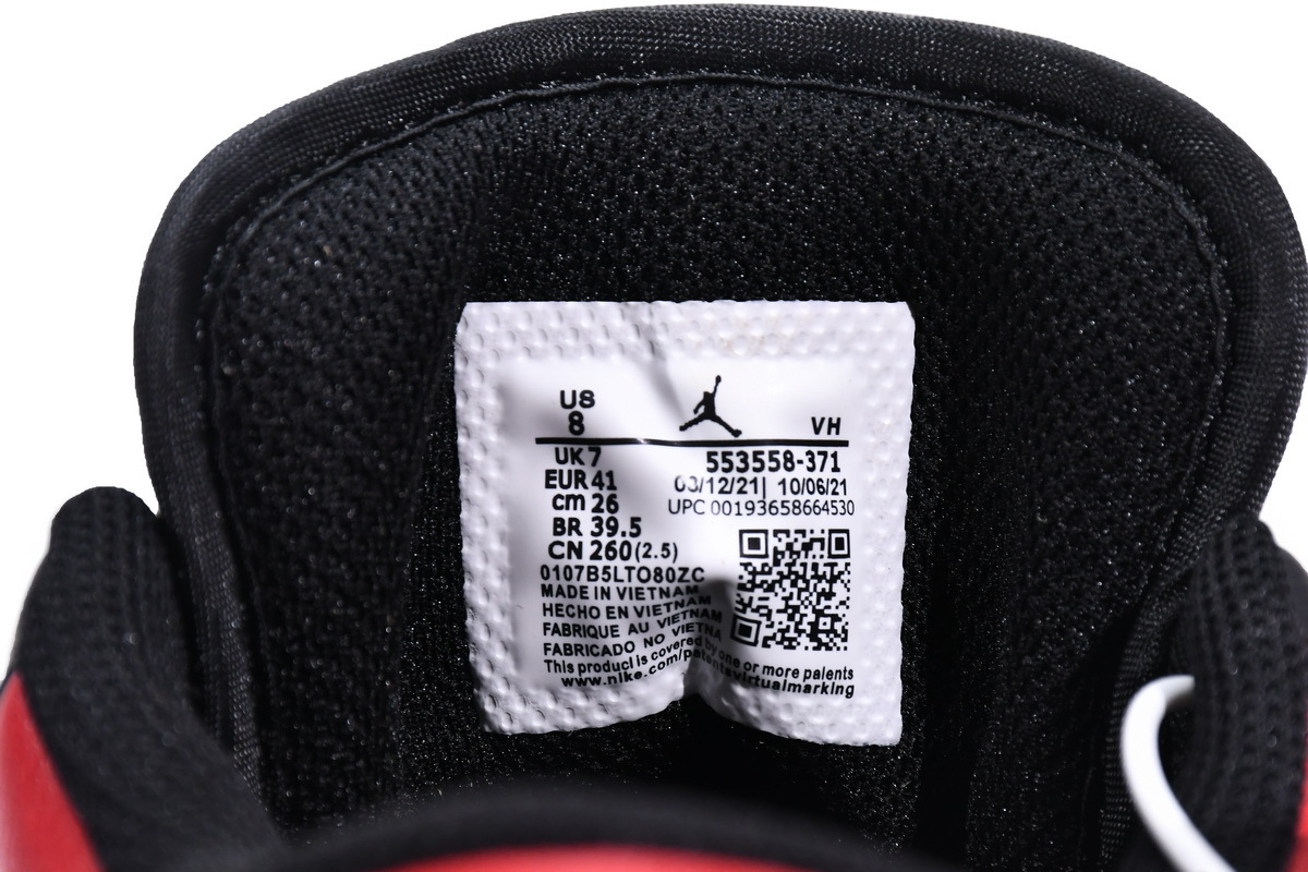    Air Jordan 1 Low Bred Toe