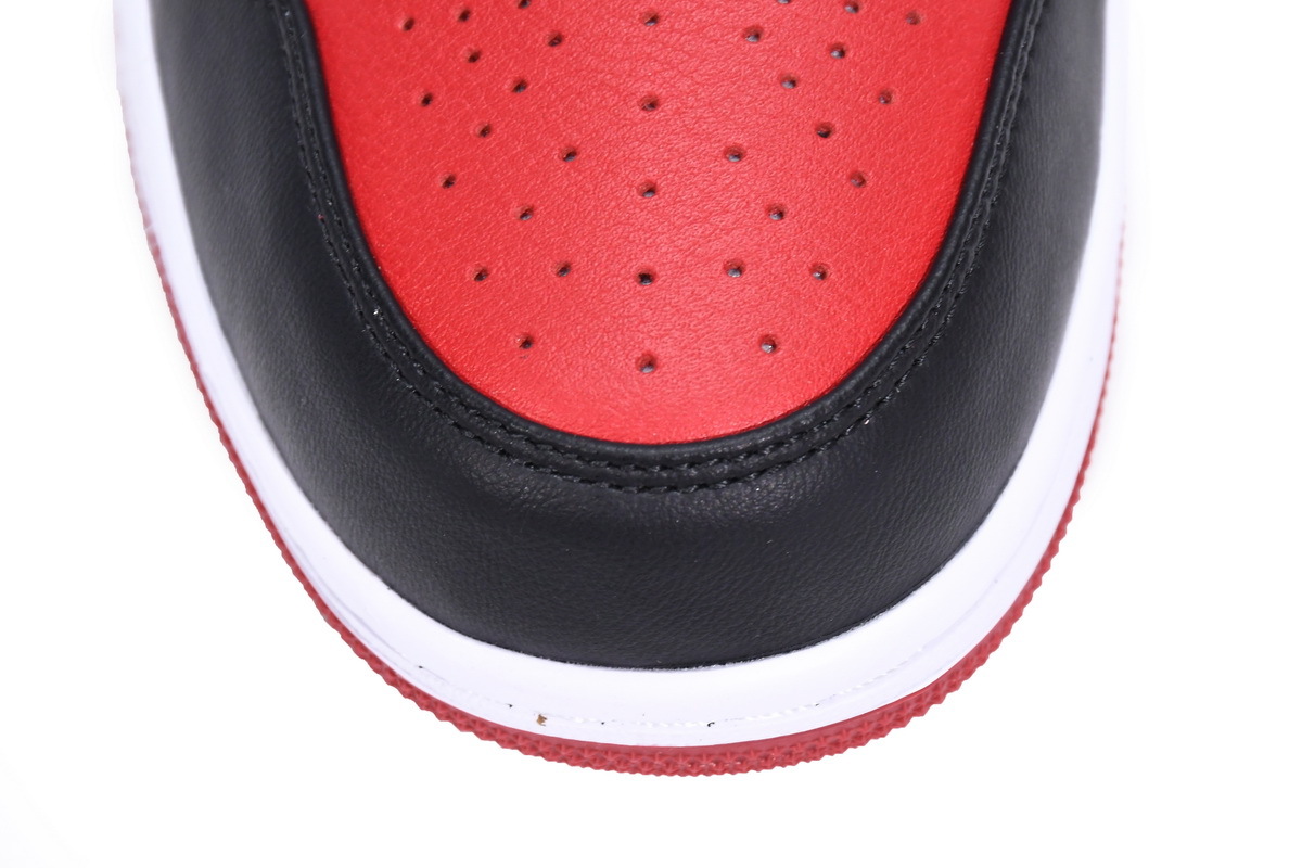     Air Jordan 1 Low Bred Toe