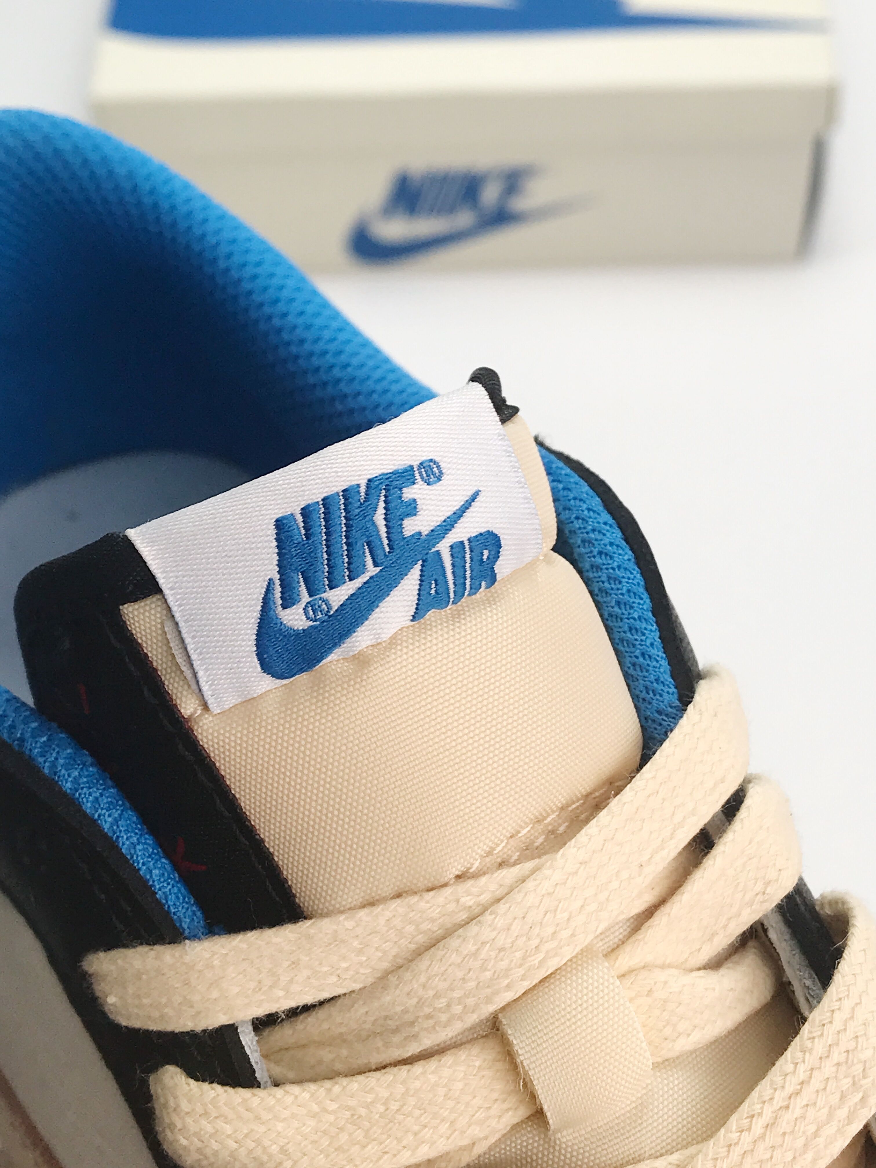  Pkgod Air Jordan 1 Low fragment design x Travis Scott