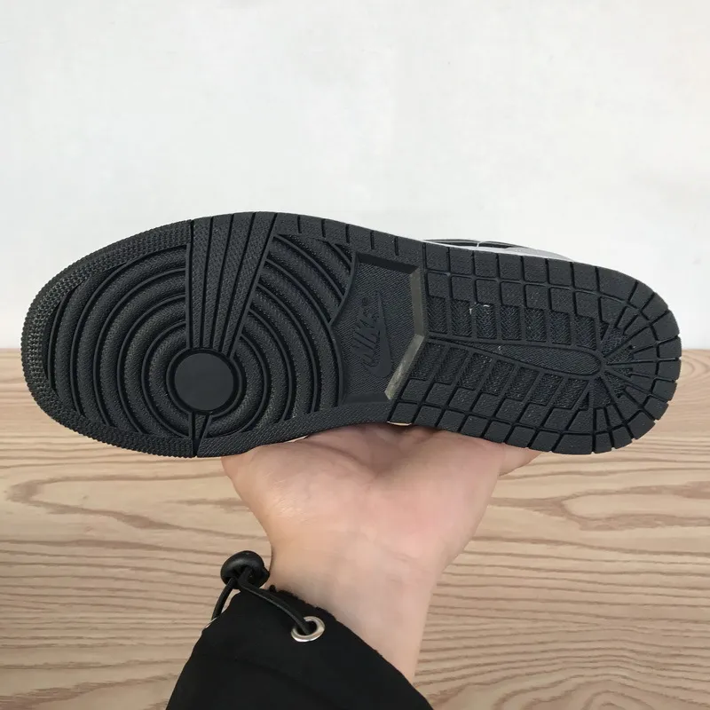 Pkgod Air Jordan 1 Low Light Smoke Grey​