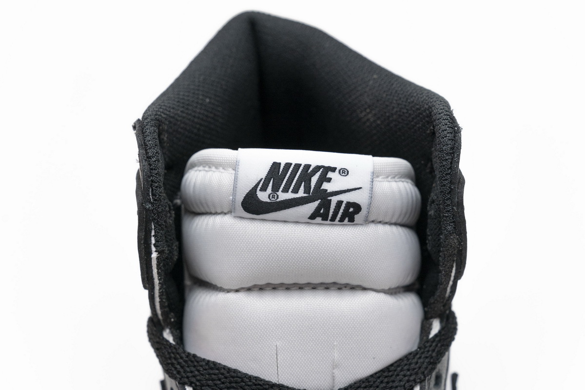     Air Jordan 1 Retro High  Black White