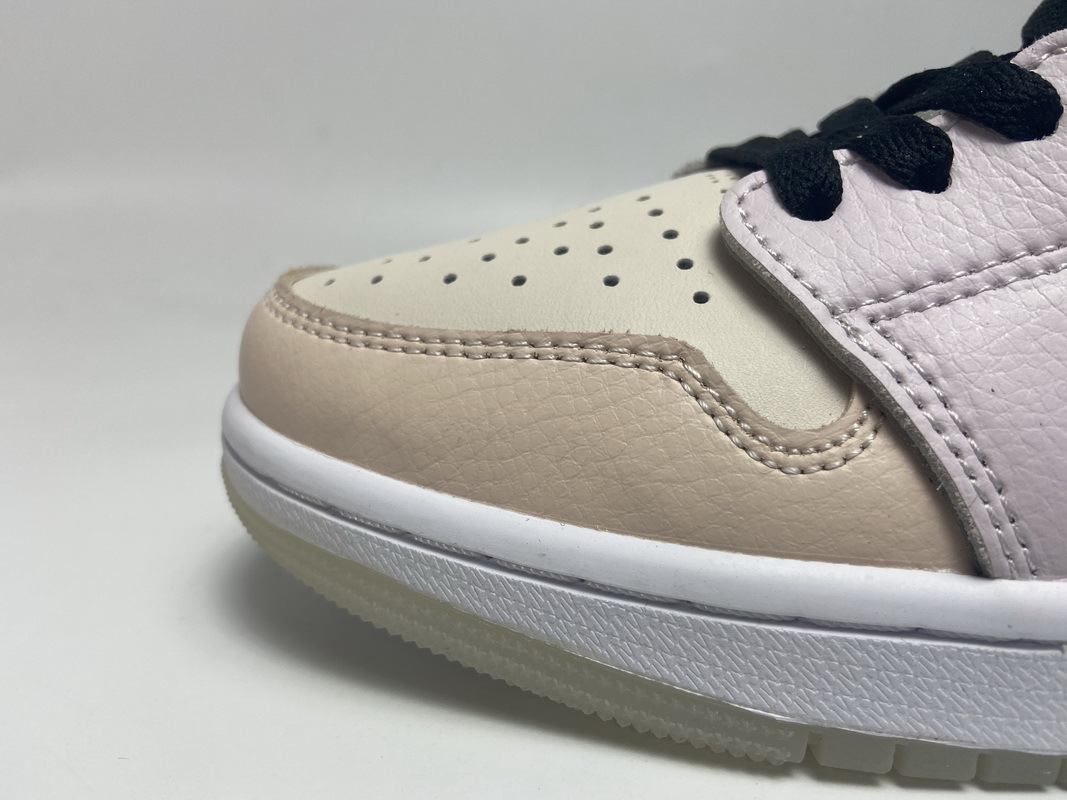     Air Jordan 1 Zoom CMFT Easter (W)​