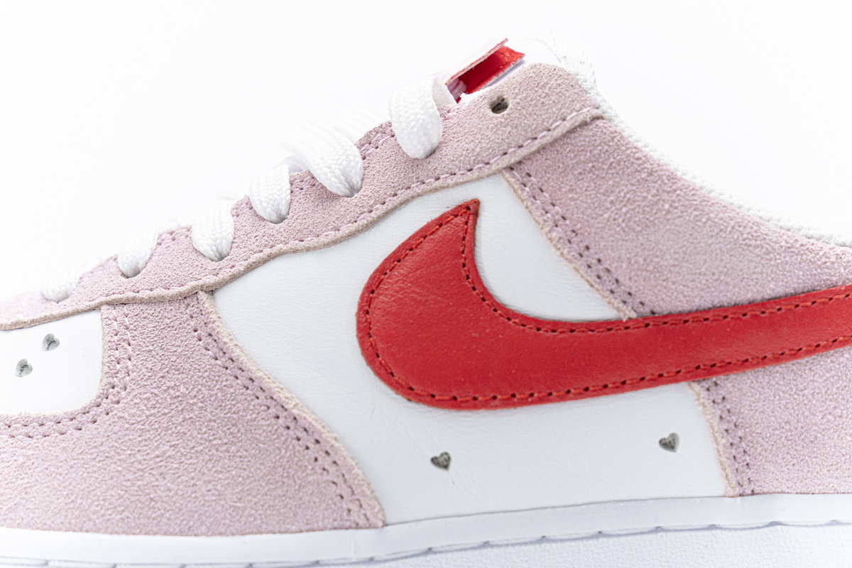     Nike Air Force 1 07 QS Valentine's Day Love Letter