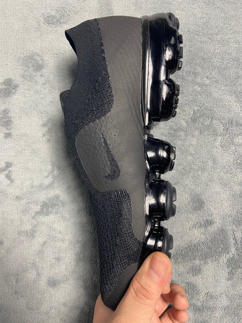     Nike Air VaporMax Moc Triple Black