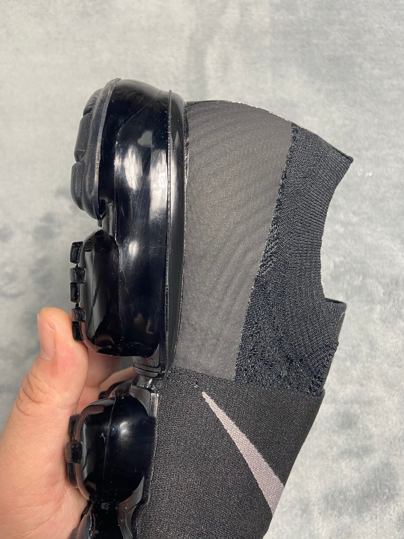     Nike Air VaporMax Moc Triple Black