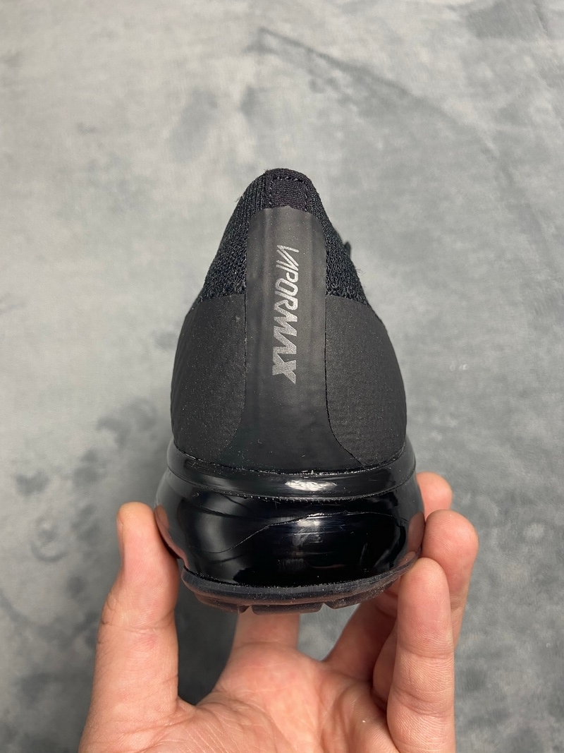     Nike Air VaporMax Moc Triple Black