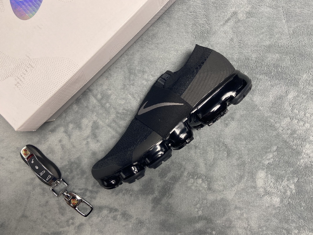     Nike Air VaporMax Moc Triple Black