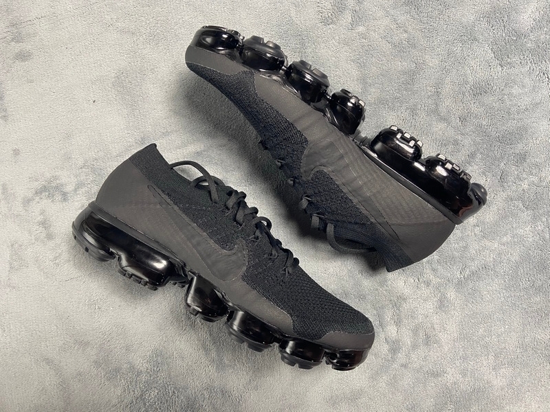     Nike Air VaporMax Triple Black 2.0​