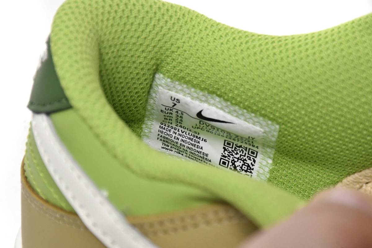    Nike Dunk Low Brown Veail Sail Vivid Green