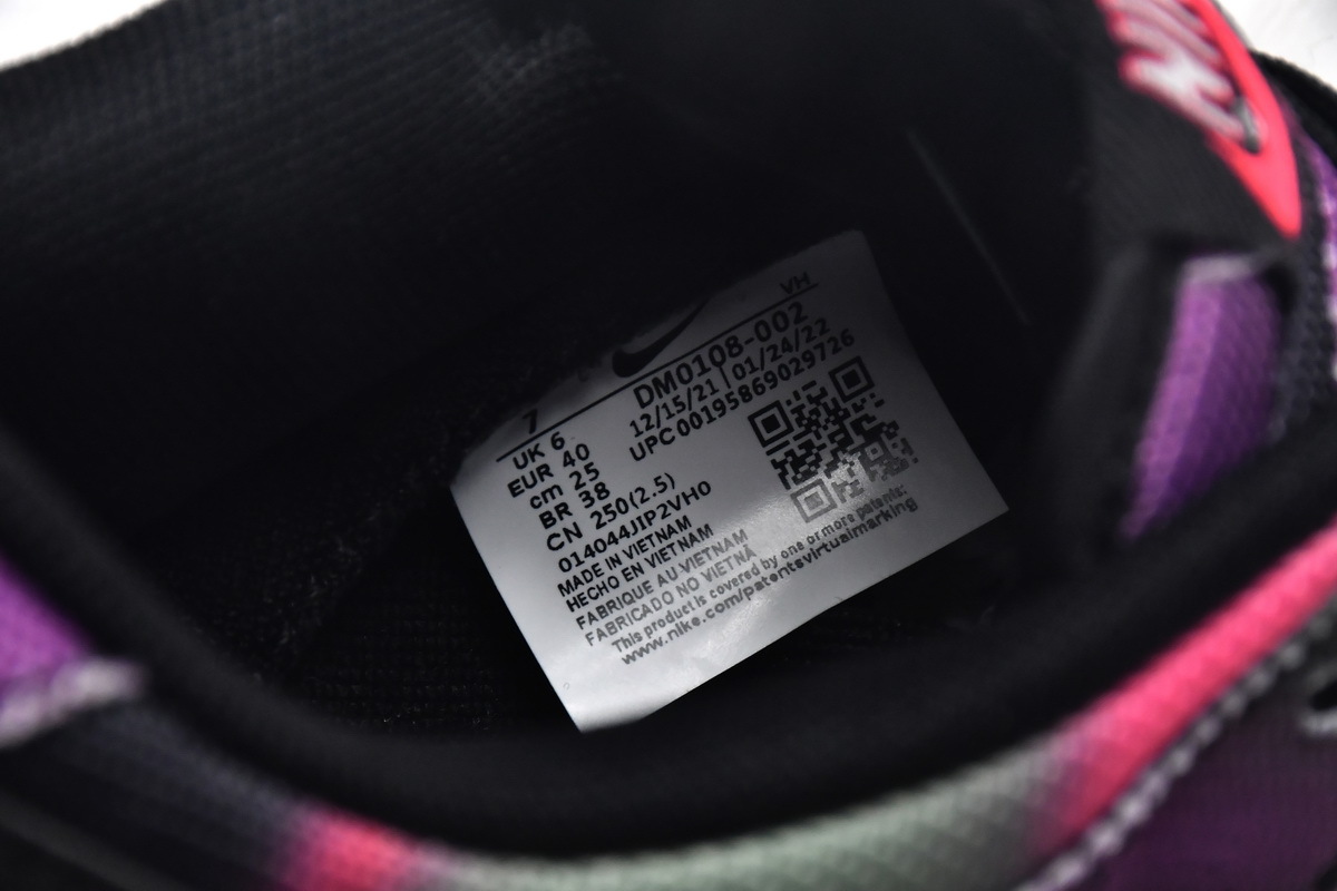     Nike Dunk Low Graffiti Pink