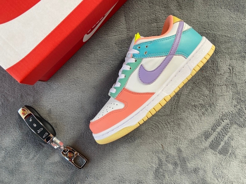     Nike Dunk Low Light Soft Pink