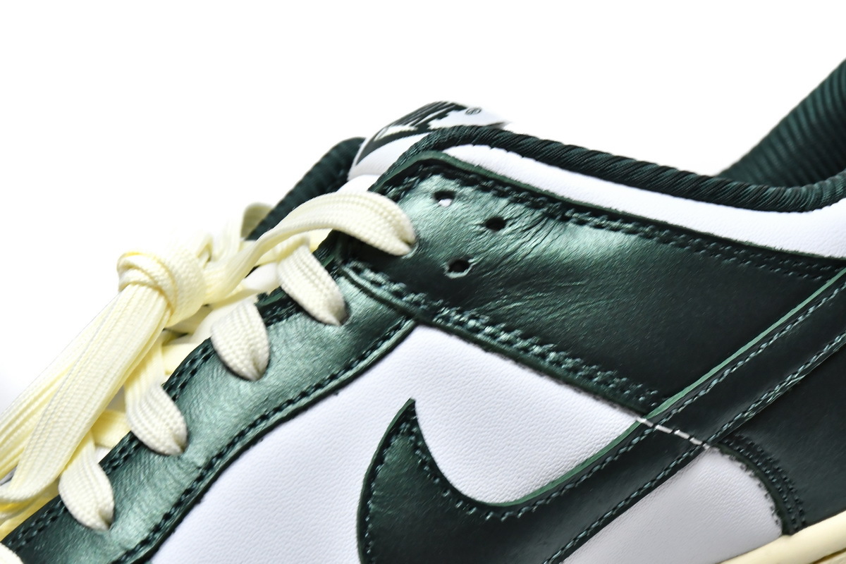     Nike Dunk Low Vintage Green