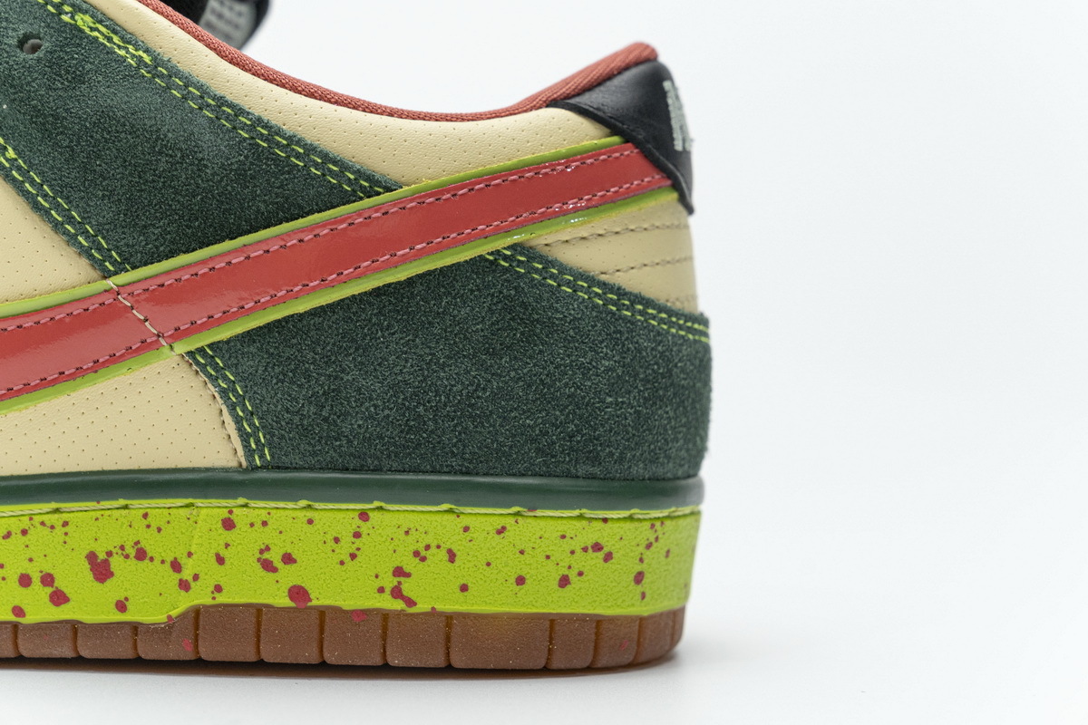     Nike Dunk SB Low Mosquito