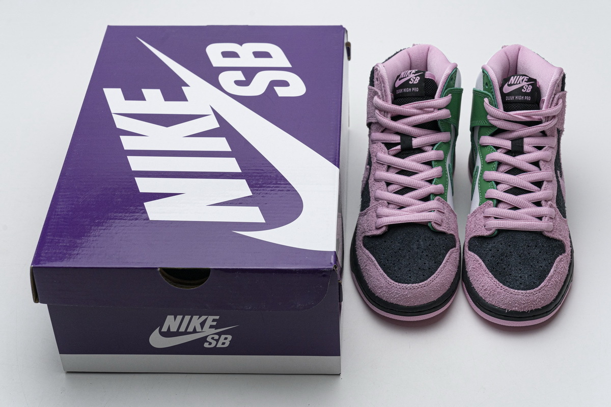     Nike SB Dunk High Invert Celtics