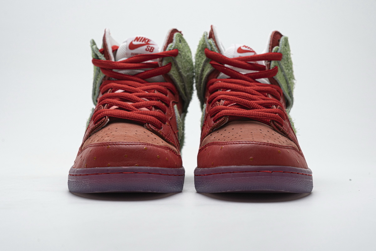     Nike SB Dunk High Strawberry Cough