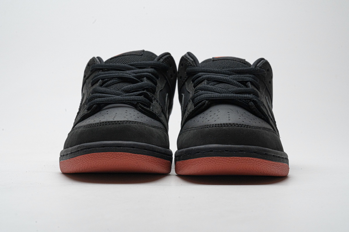     Nike SB Dunk Low Black Pigeon