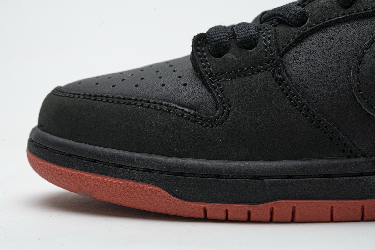     Nike SB Dunk Low Black Pigeon