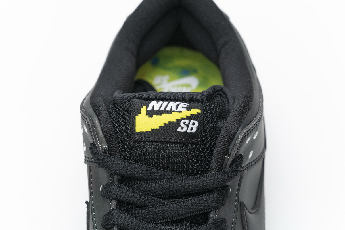     Nike SB Dunk Low Civilist Pro QS Thermography