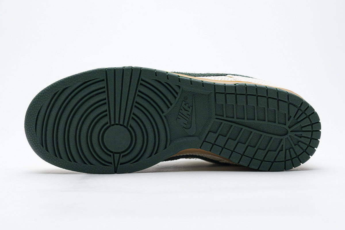     Nike SB Dunk Low Green Hemp