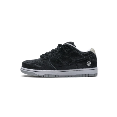 Pkgod Nike SB Dunk Low Medicom BE@RBRICK 01