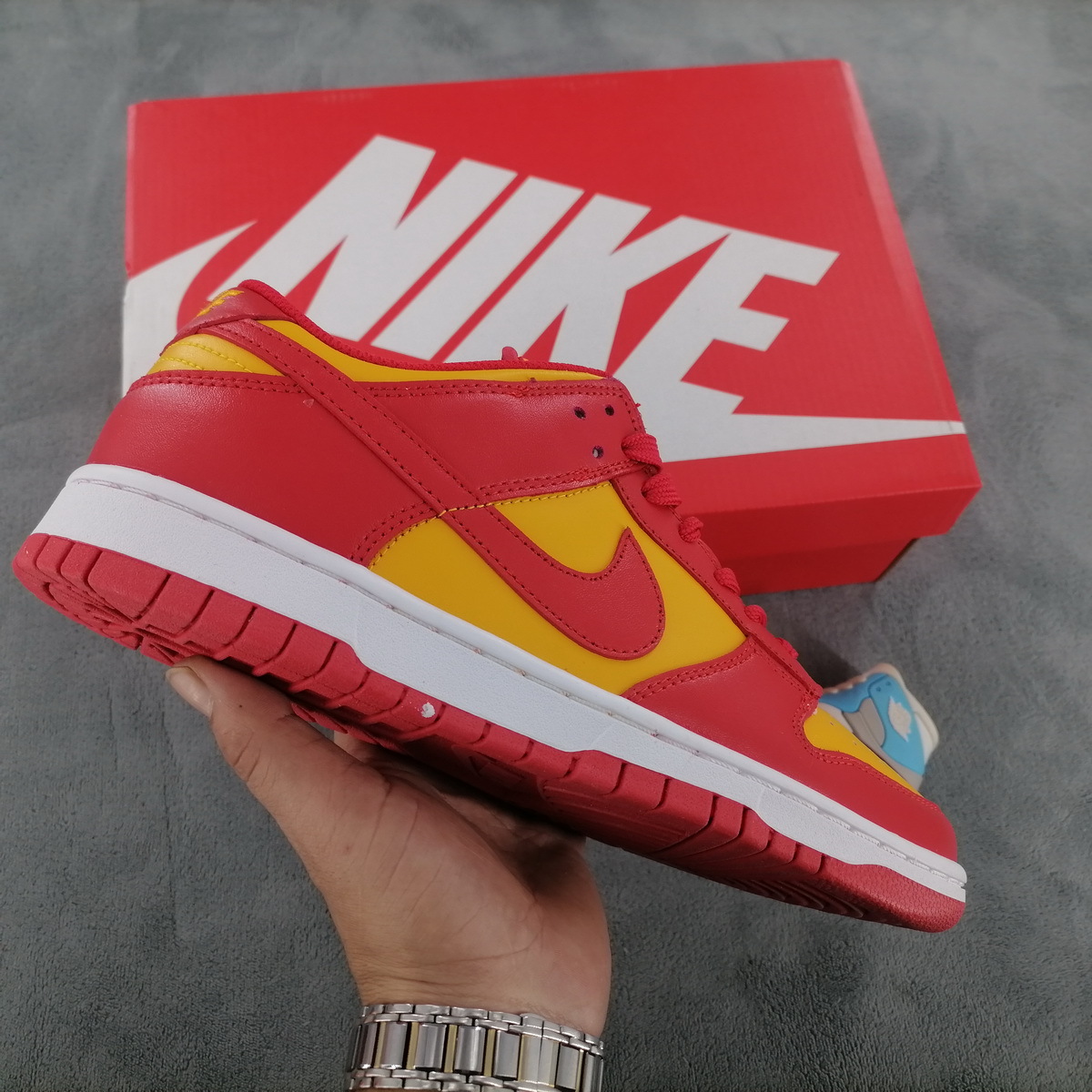     Nike SB Dunk Low Midas Gold​