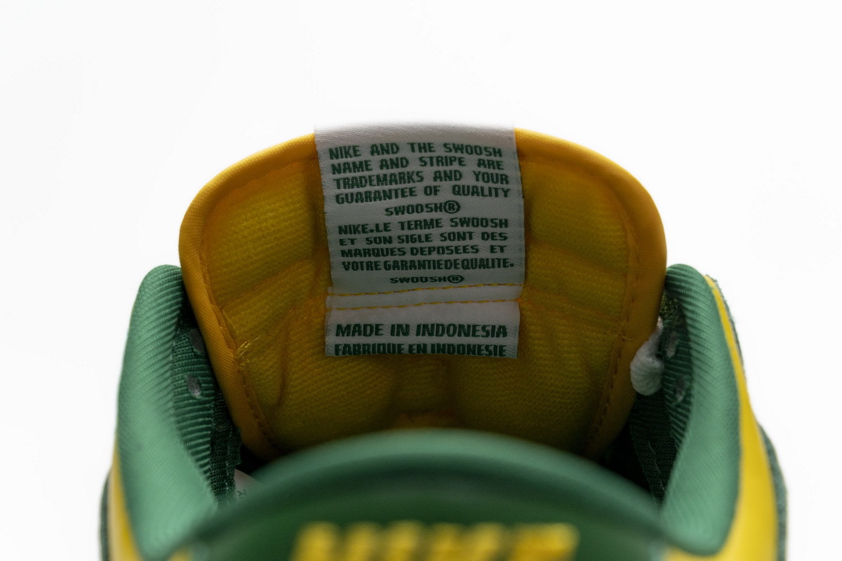     Nike SB Dunk Low SP Brazil