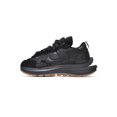Pkgod Nike Vaporwaffle sacai Black Gum 01
