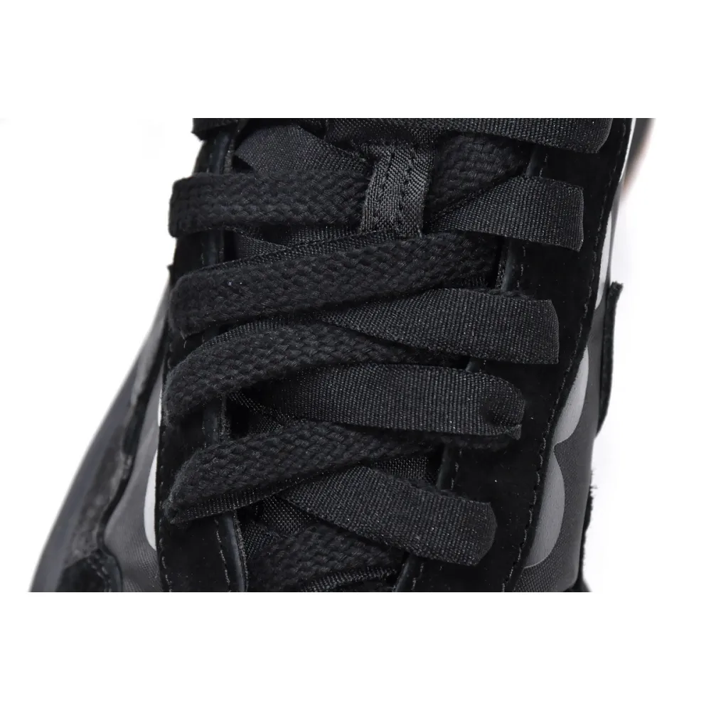 Pkgod Nike Vaporwaffle sacai Black Gum