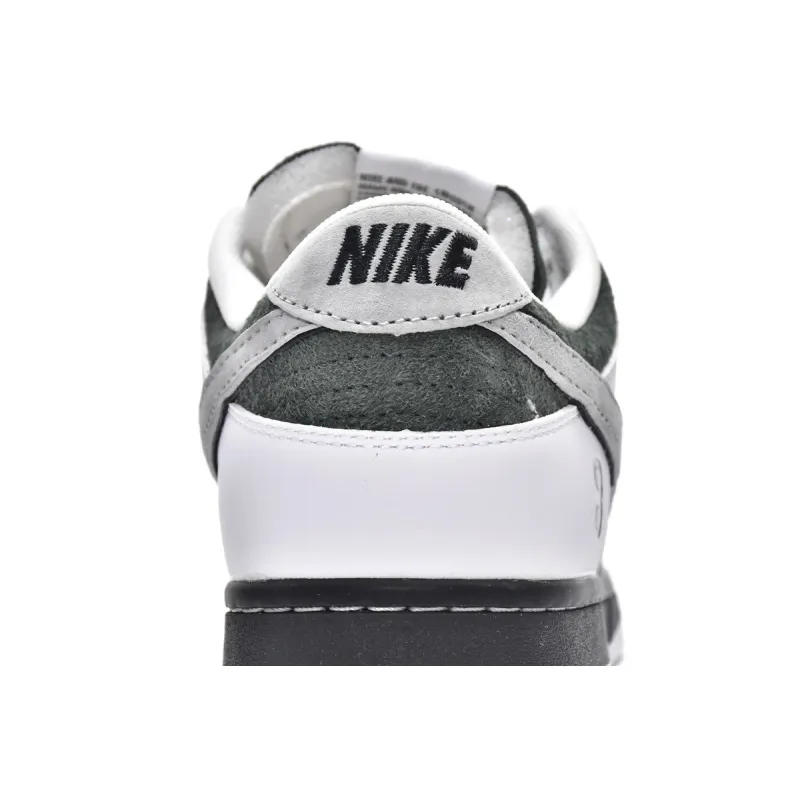 Pkgod Otomo Katsuhiro x Nike SB Dunk Low Pro Kobe