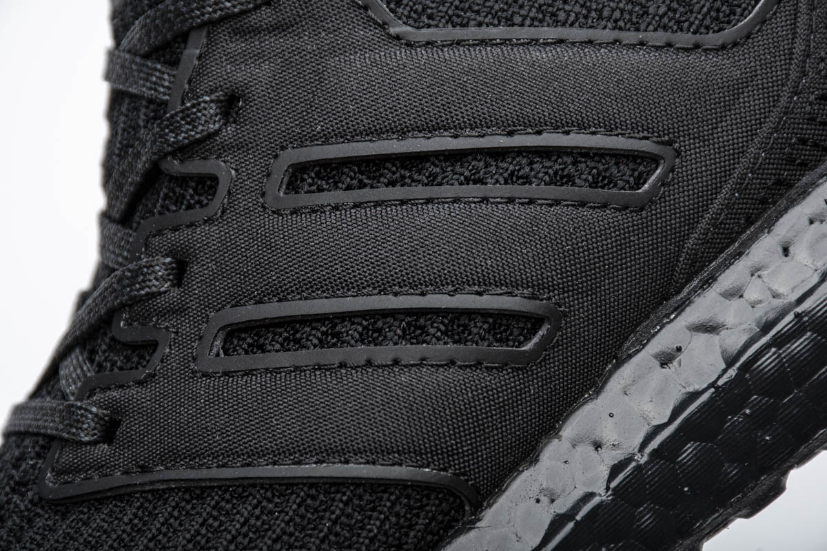     Ultra Boost 4.0 “Black