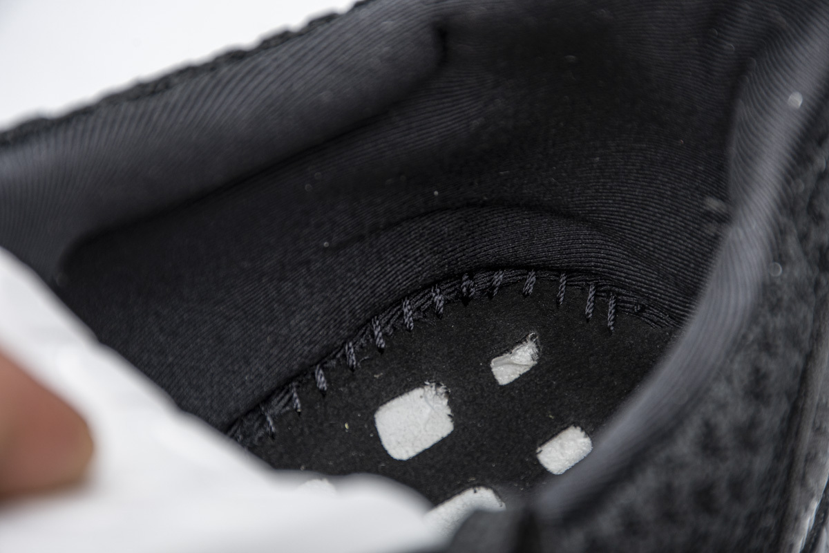     Ultra Boost 4.0 “Black