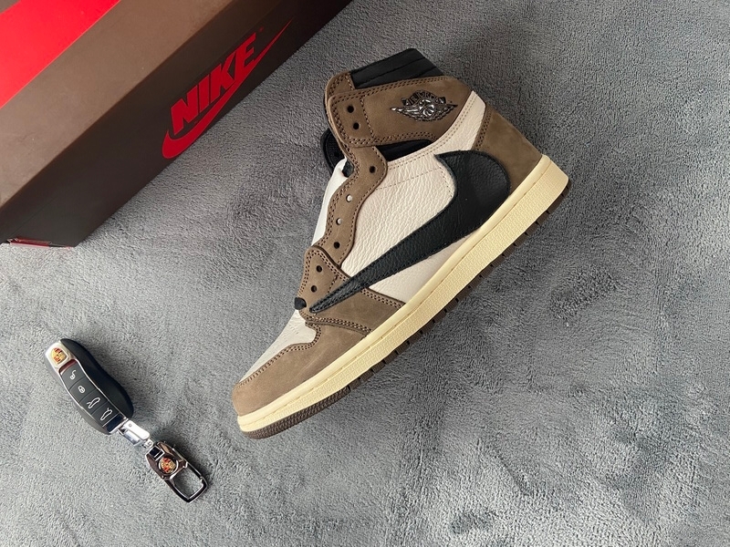 XP Factory Sneakers & Air Jordan 1 High Travis Scott CD4487-100