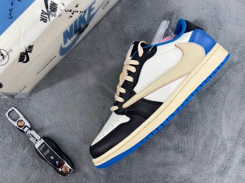 XP Factory Sneakers & Air Jordan 1 Low Fragment x Travis Scott DM7866-140