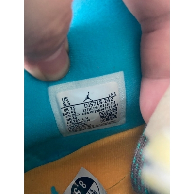 XP Factory Sneakers & Air Jordan 4 Retro SP 30th Anniversary Union Taupe Haze DJ5718-242 02