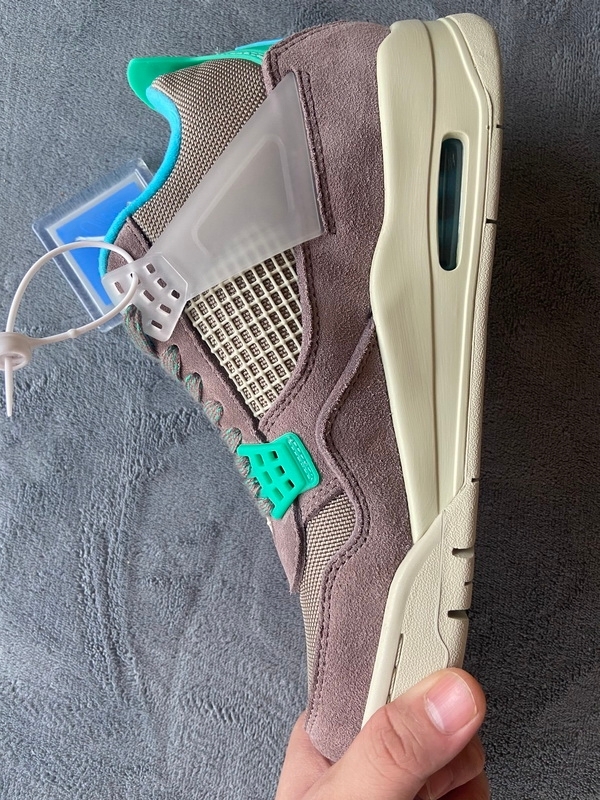 XP Factory Sneakers & Air Jordan 4 Retro SP 30th Anniversary Union Taupe Haze DJ5718-242