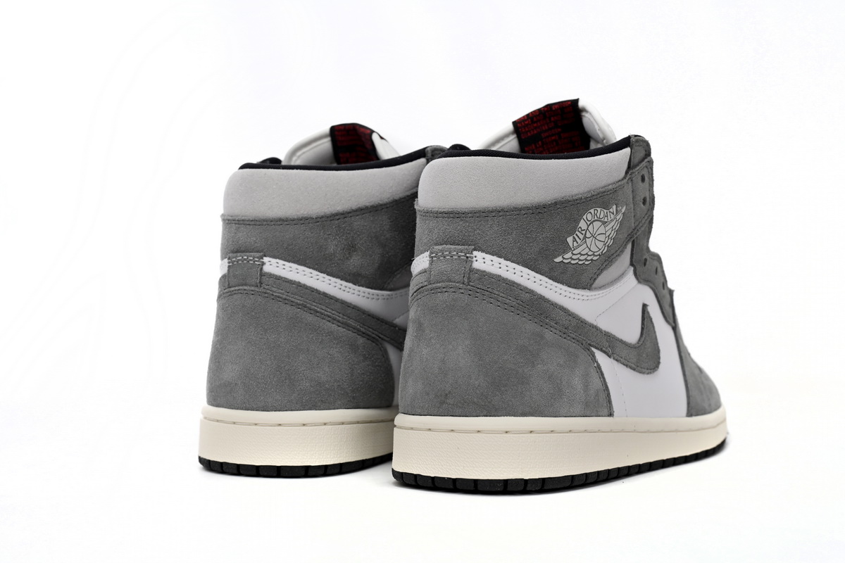     Air Jordan 1 Retro High OG Washed Black