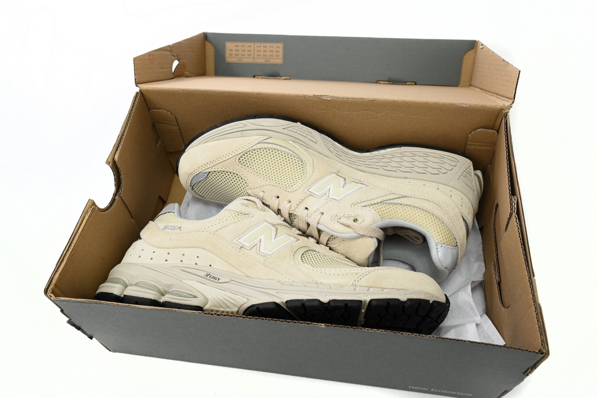 Pkgod New Balance 2002R Beige
