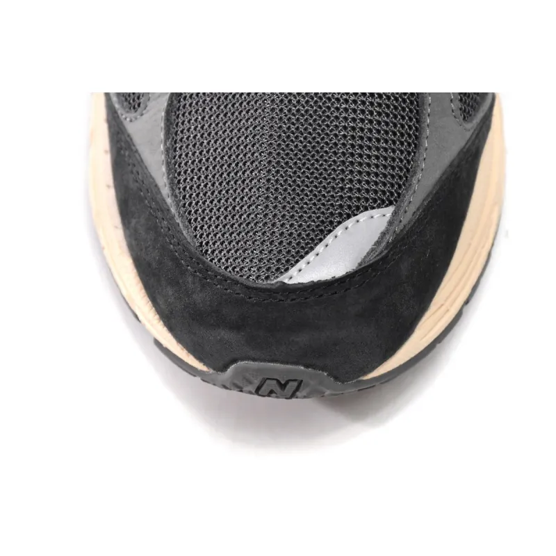 Pkgod New Balance 2002R Black Dark Grey