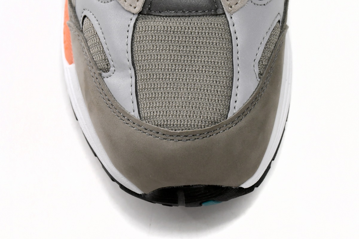     New Balance 992 WTAPS