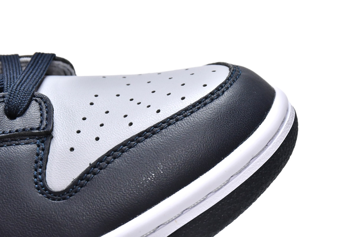      Nike Dunk Low Georgetown