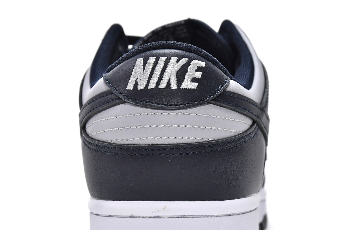      Nike Dunk Low Georgetown