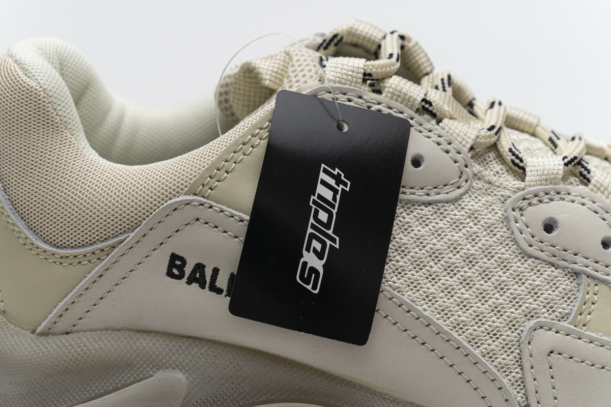     Balenciaga Triple S Champagne