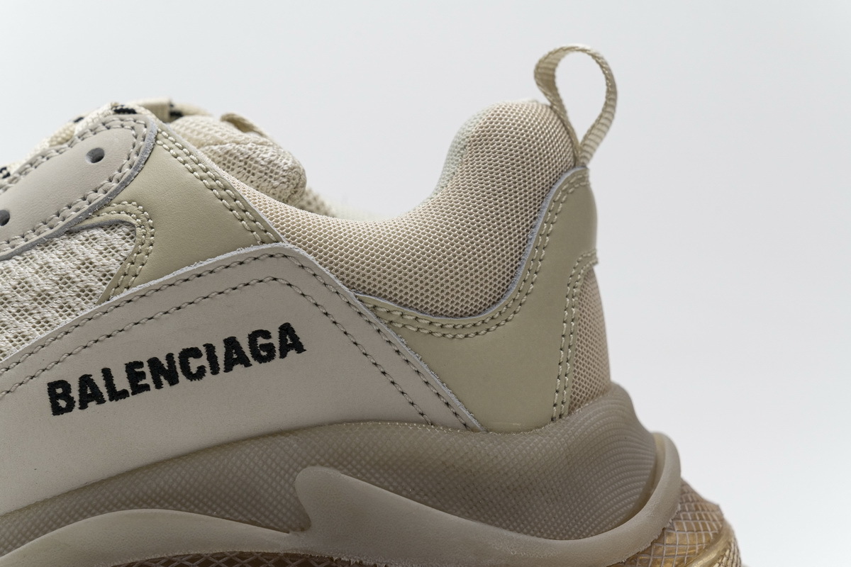      Balenciaga Triple S Champagne
