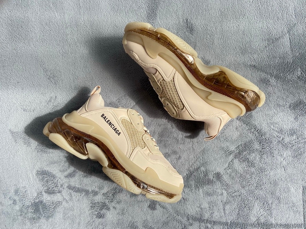      Balenciaga Triple S Nude