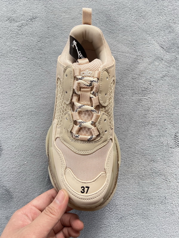      Balenciaga Triple S Nude