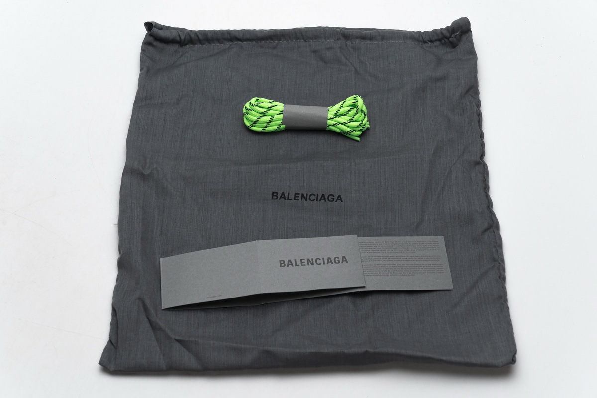      Balenciaga Triple S Fluorescent Green